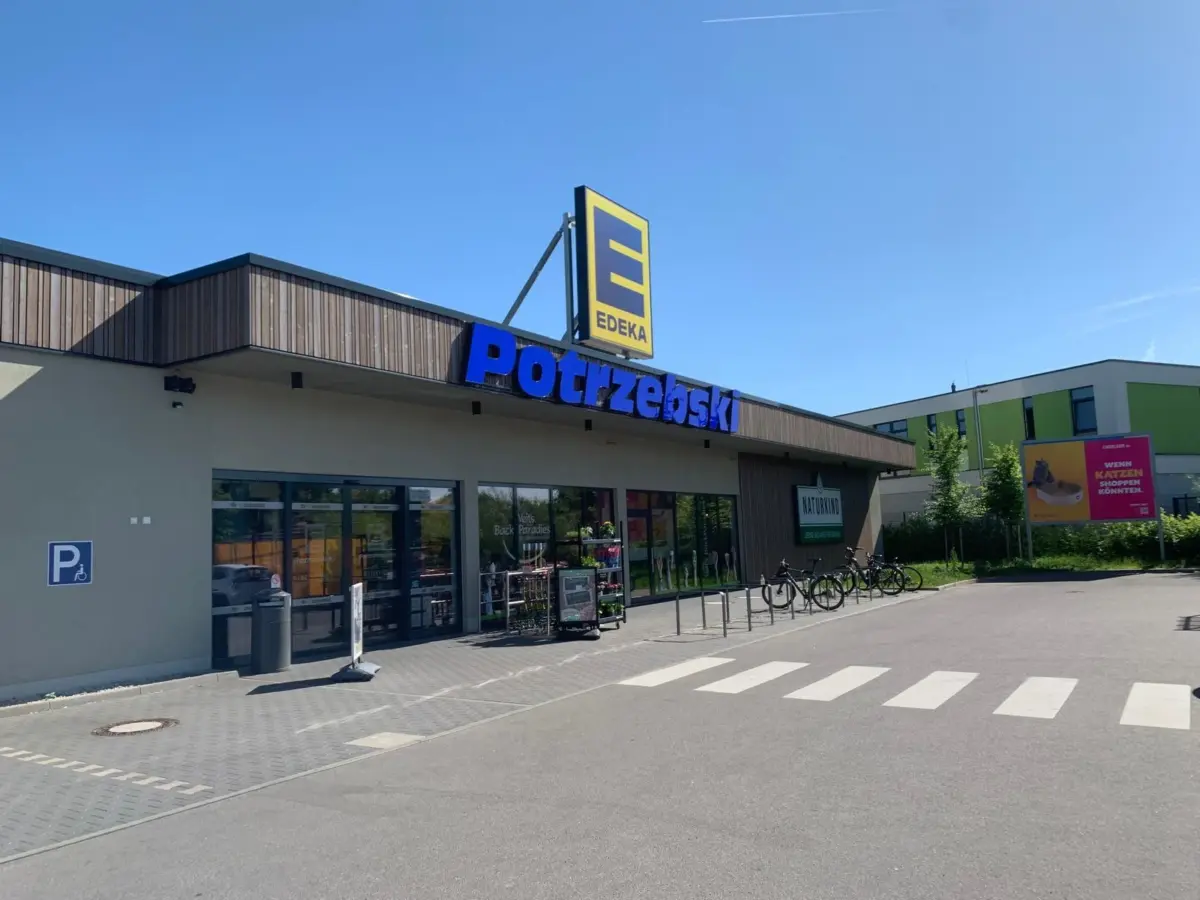 EDEKA Taucha Haupteingang